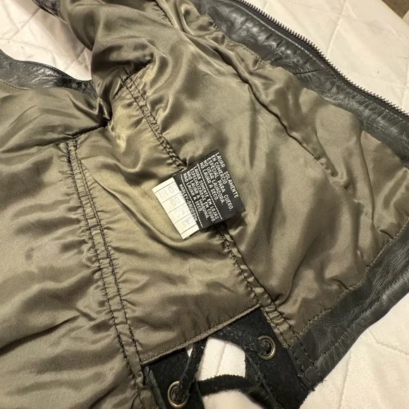 Harley-Davidson black Leather vest - Picture 3 of 6